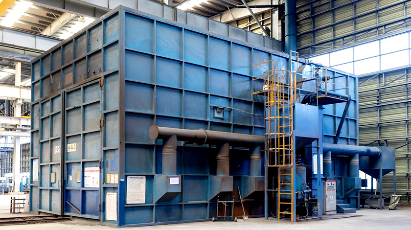 Geschlossene Strahlwerkstatt mit fortschrittlichem Belüftungssystem. Umweltschutz, Professionalität und hohe Qualität.